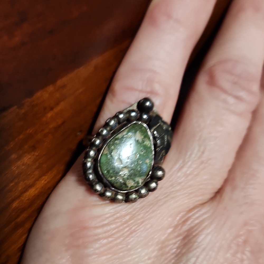 Elegant Silver and Green Stone Ring